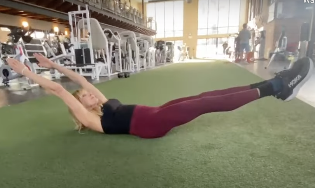 Build Strong Abs With The Hollow Hold